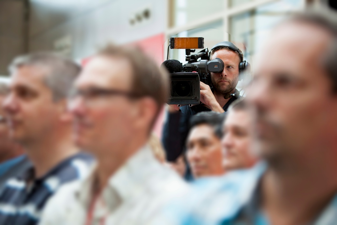 Diverse cameramensen in touw